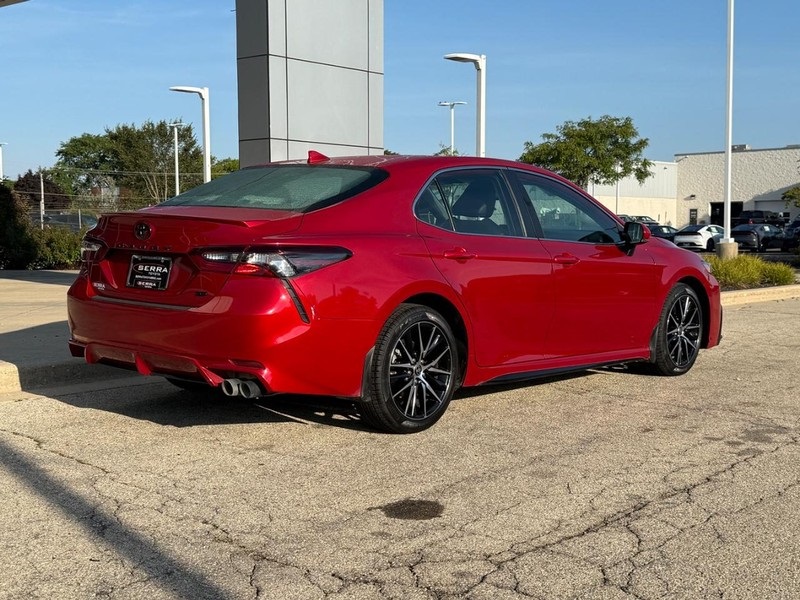 2023 Toyota Camry SE photo 3