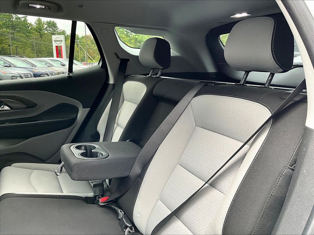 2023 Gmc Terrain SLE photo 23