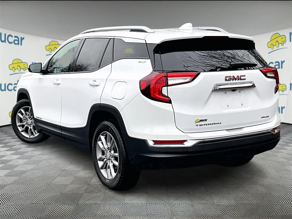 2024 Gmc Terrain SLT photo 2