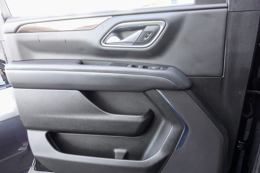 2022 Gmc Yukon SLE photo 15