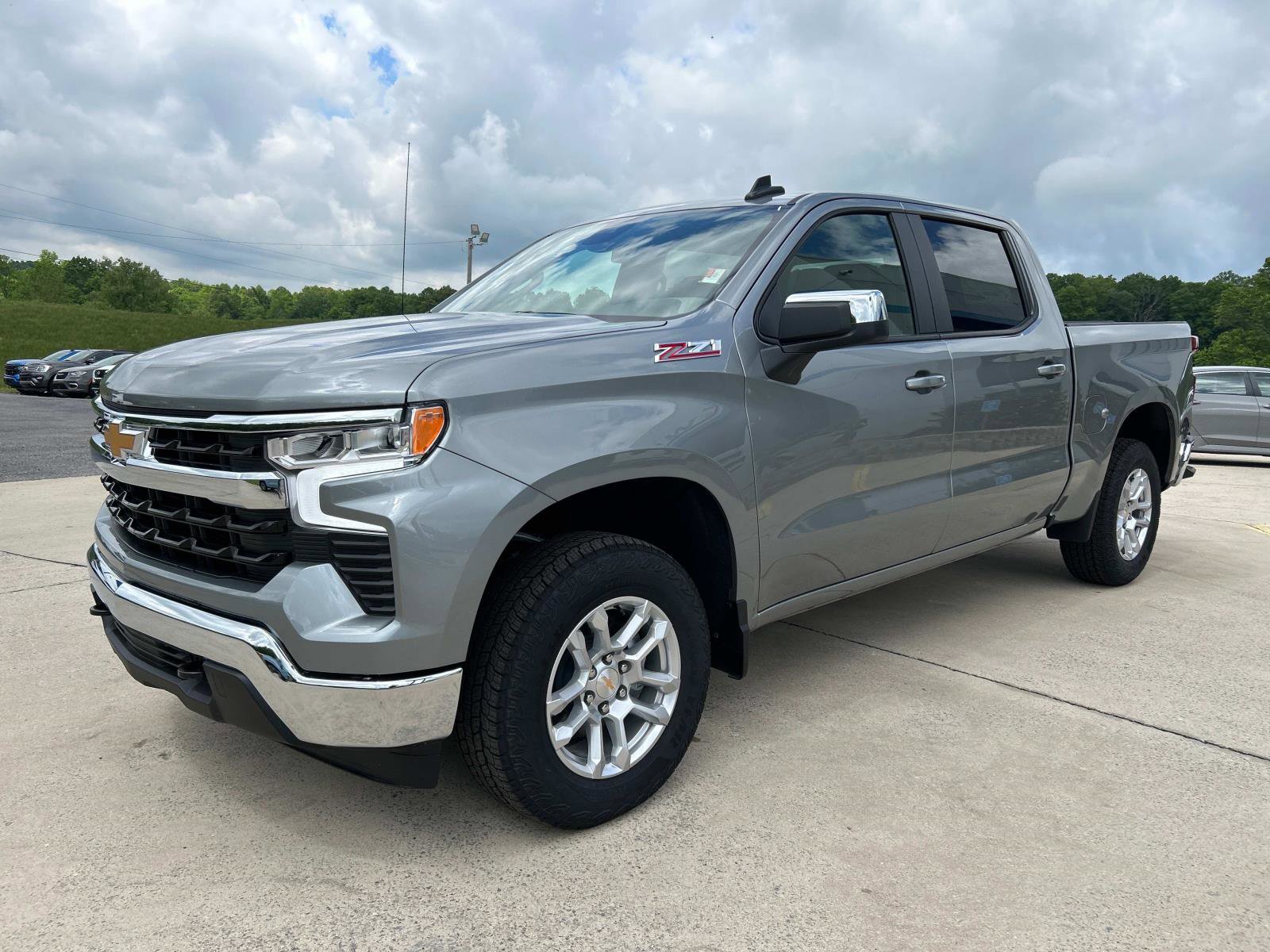 2025 Chevrolet Silverado 1500 LT photo 7