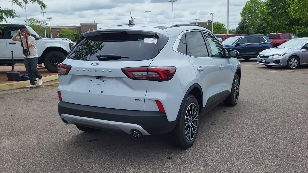 2025 Ford Escape Plug-In Hybrid photo 5