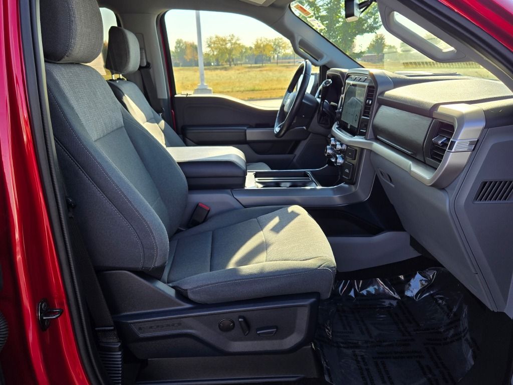 2022 Ford F-150 XLT photo 3