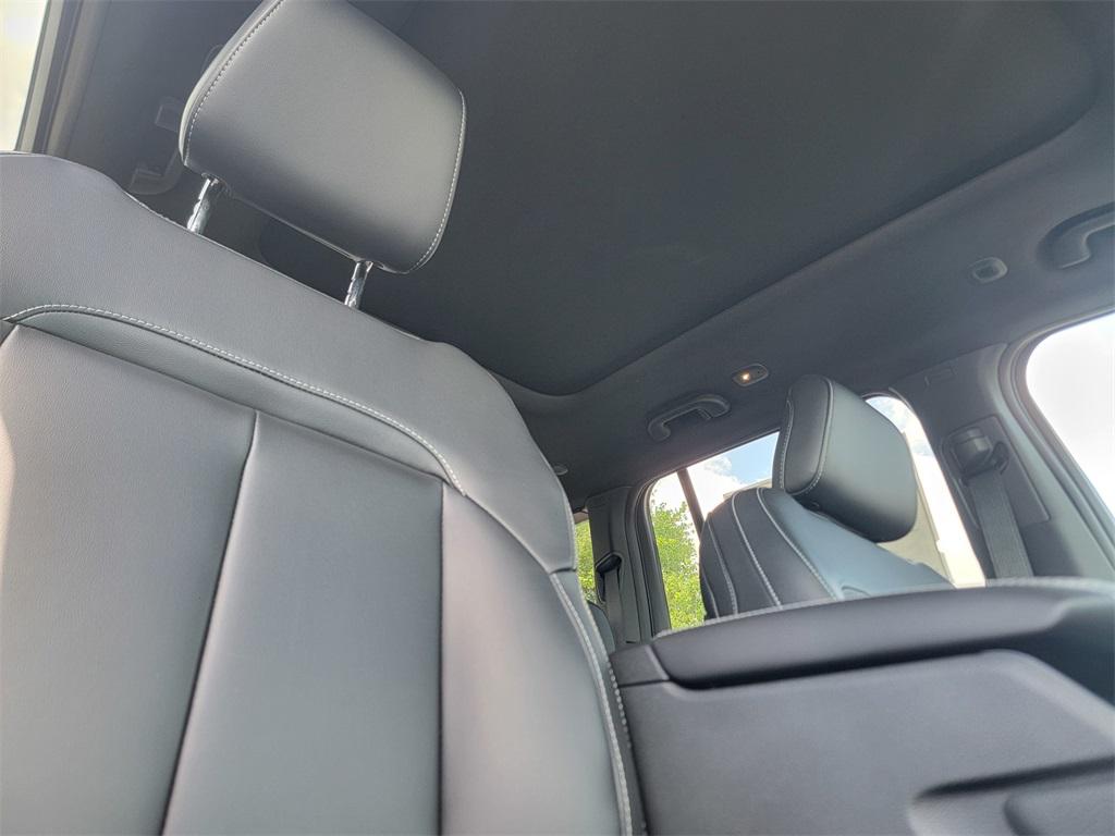 2025 Jeep Grand Cherokee Limited photo 12