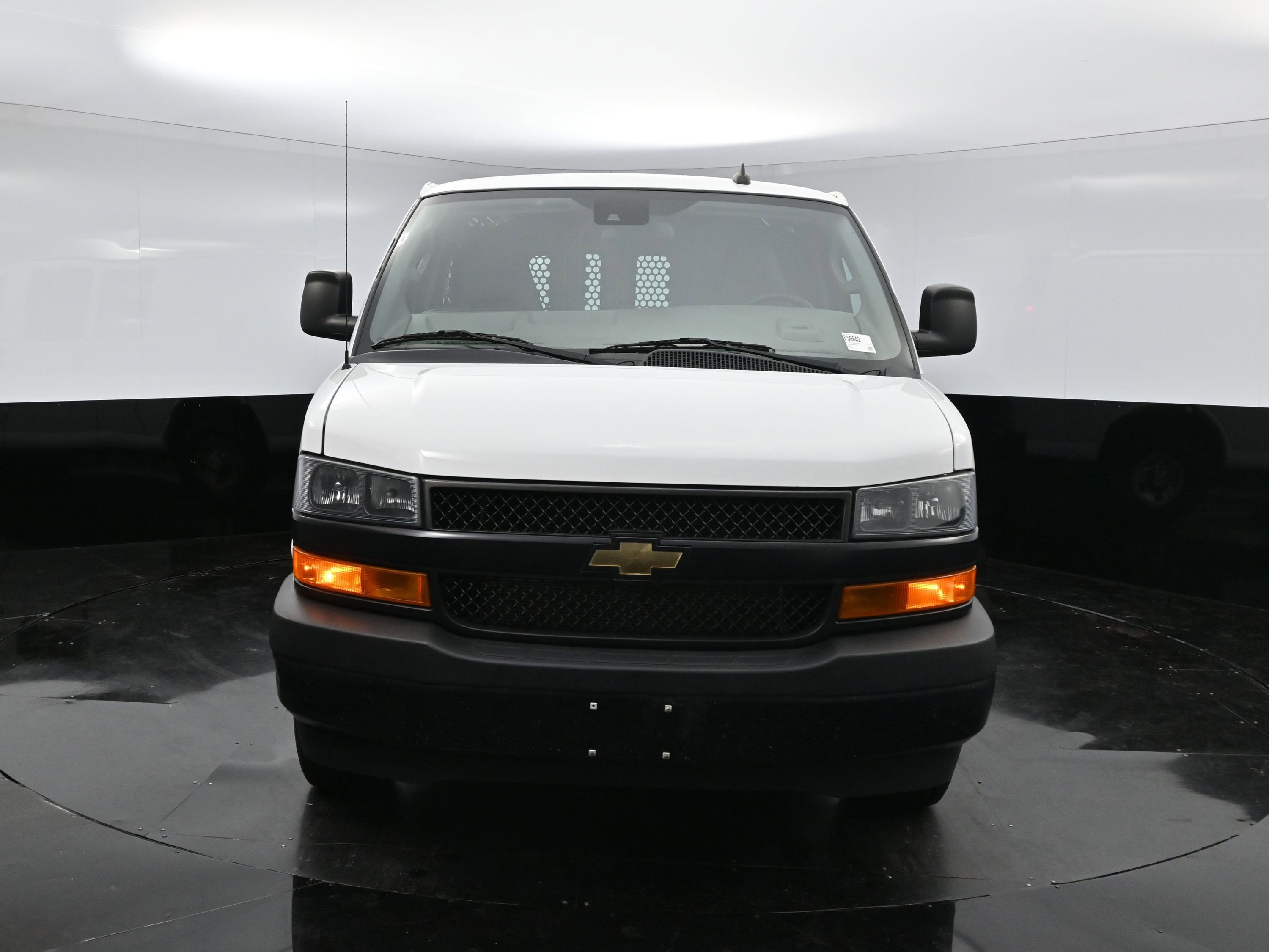 2021 Chevrolet Express Cargo 2500 photo 2