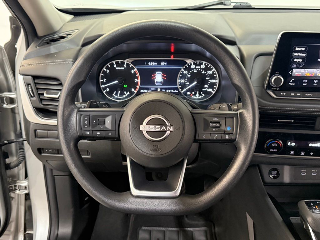 2024 Nissan Rogue SV photo 16