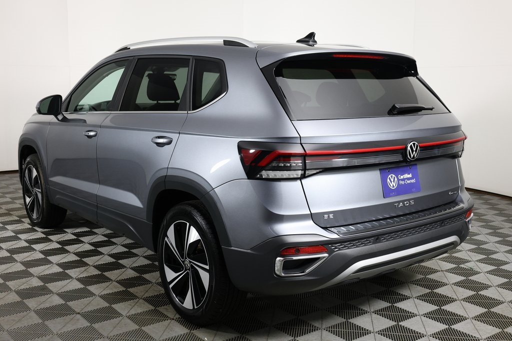 2025 Volkswagen Taos SE photo 3