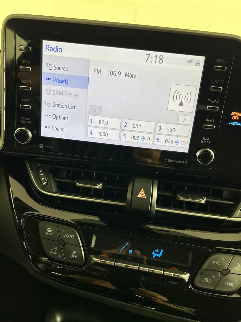 2021 Toyota C-HR photo 9