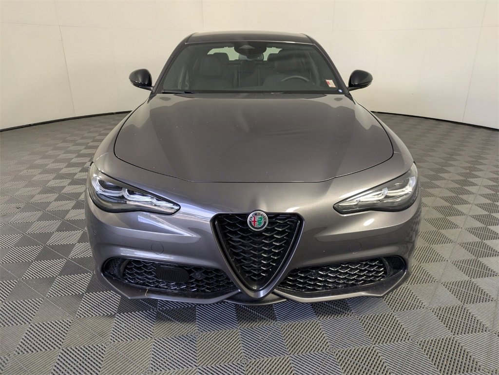 2025 Alfa Romeo Giulia Base photo 2
