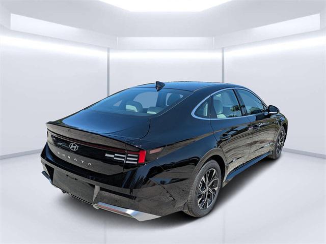 2025 Hyundai Sonata SEL photo 3