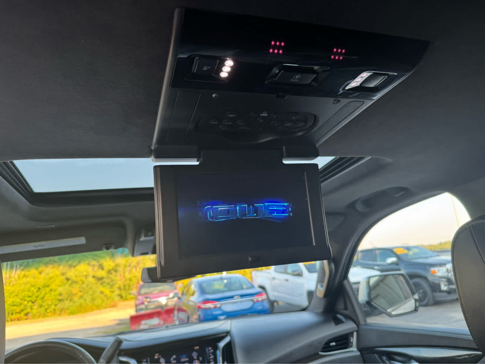 2017 Cadillac Escalade ESV Platinum photo 4