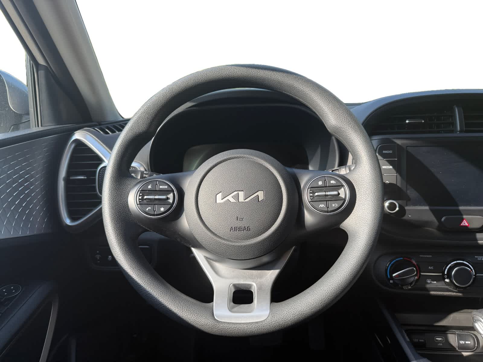 2024 Kia Soul LX photo 10