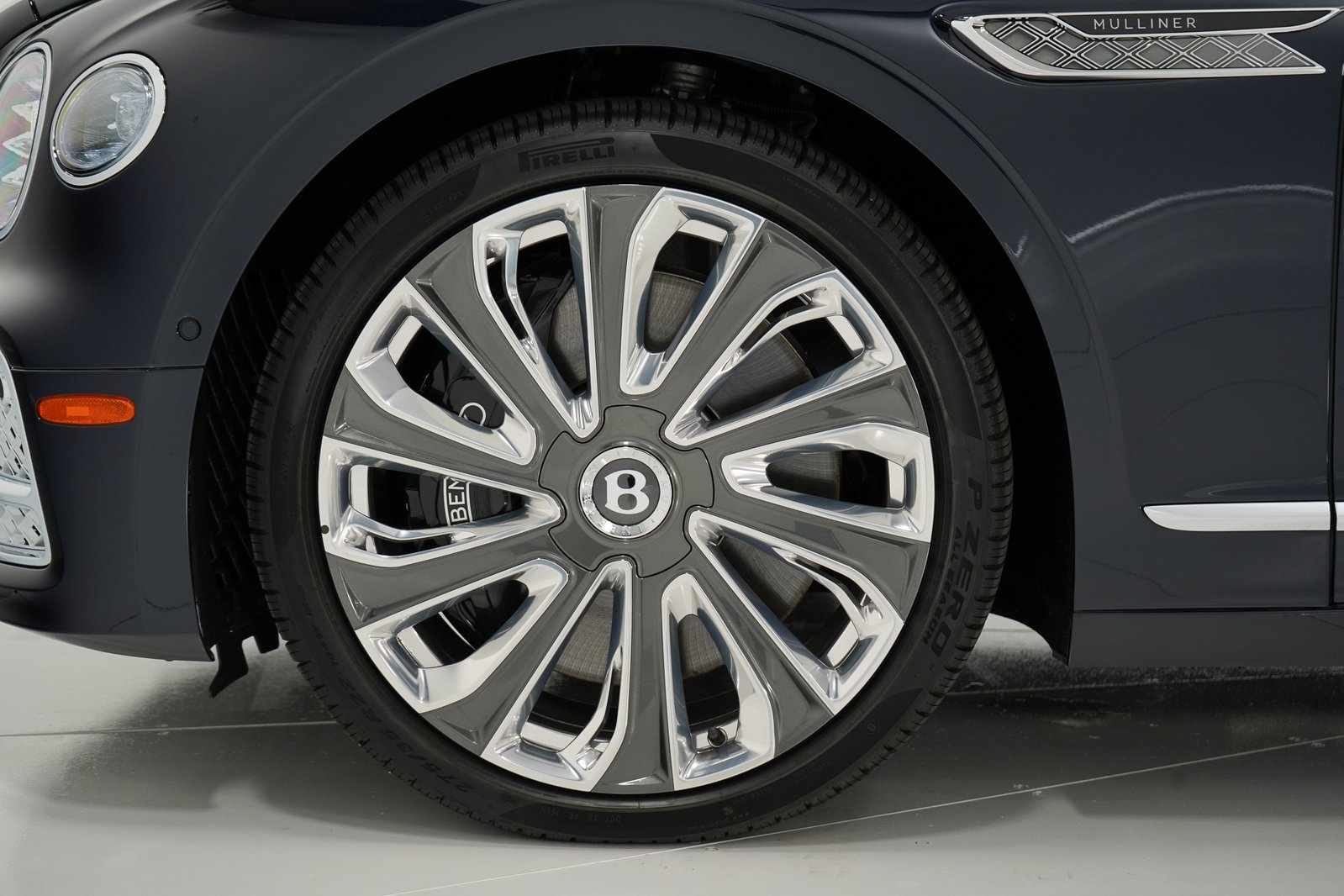 2024 Bentley Flying Spur Mulliner V8 photo 38