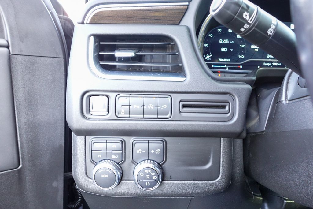 2022 Gmc Yukon SLE photo 21