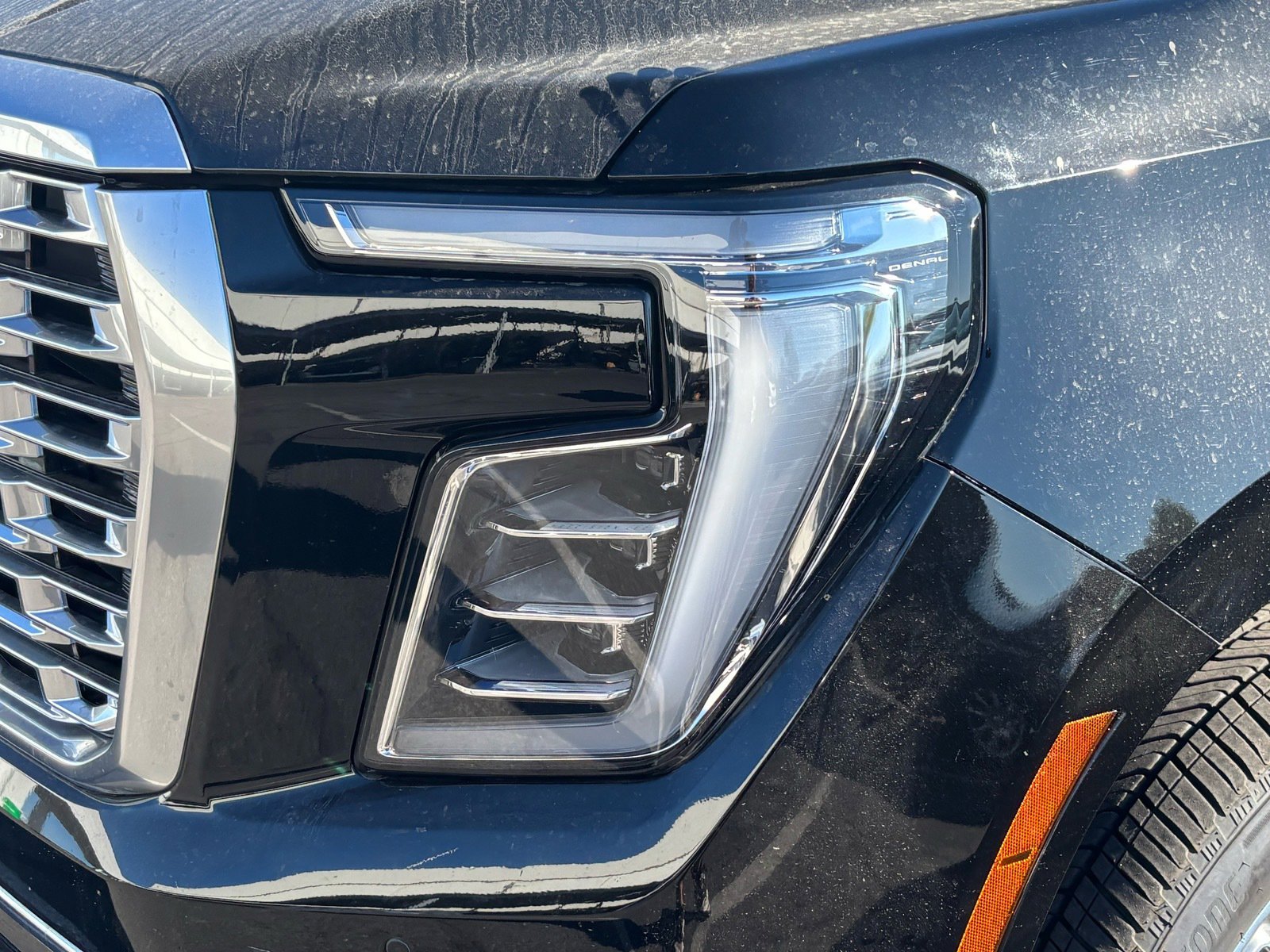 2025 Gmc Yukon XL Denali photo 2