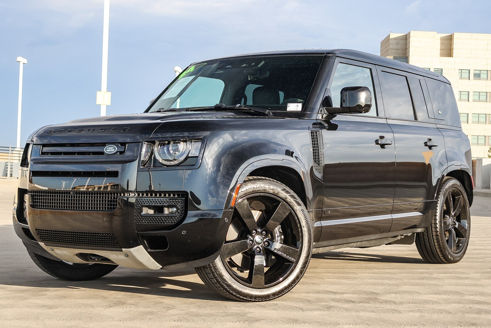 2024 Land Rover Defender V8