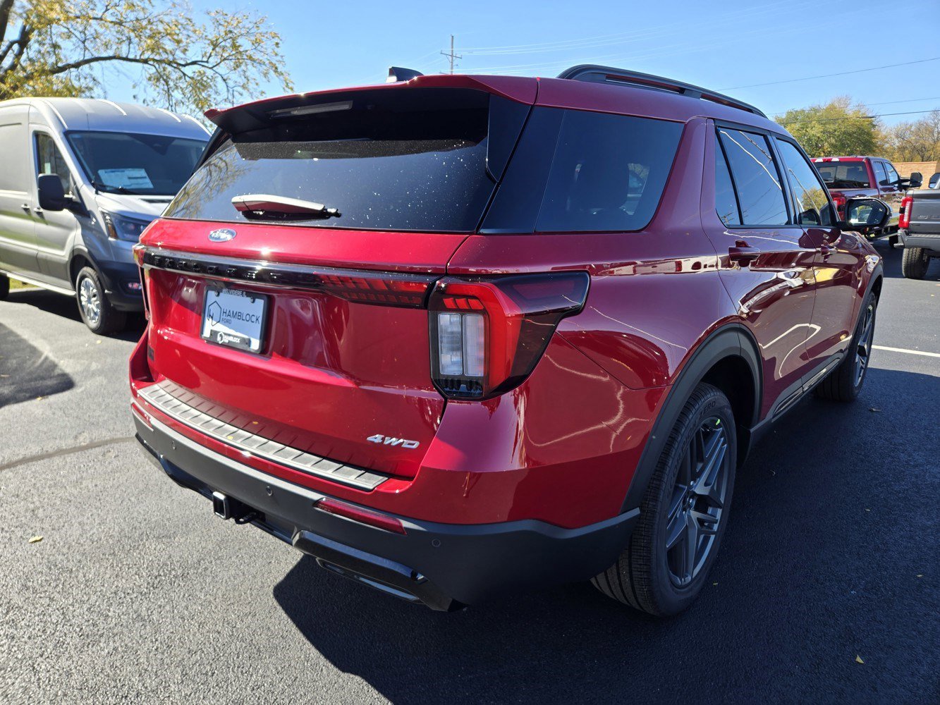 2026 Ford Explorer ST-Line photo 4