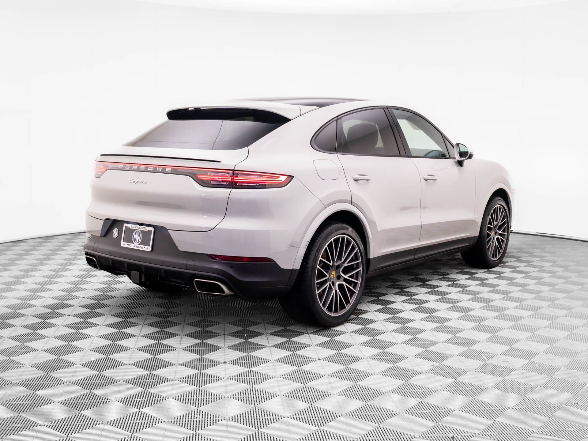 2021 Porsche Cayenne Coupe photo 6