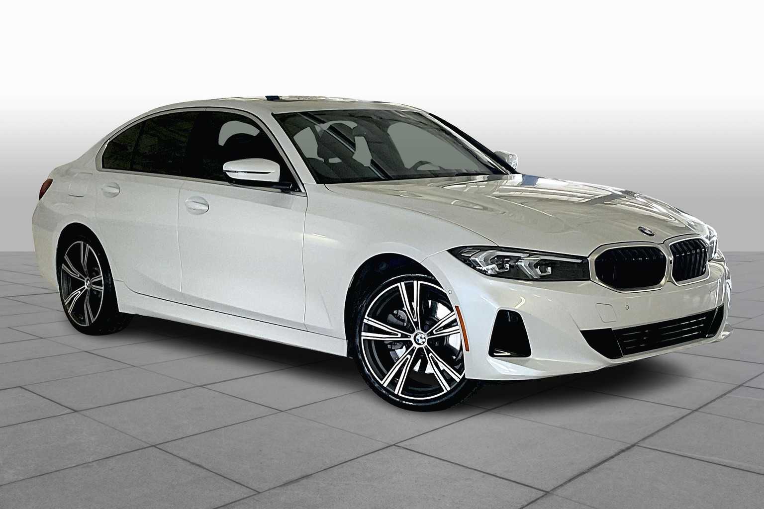 2024 Bmw 330i Sedan photo 2