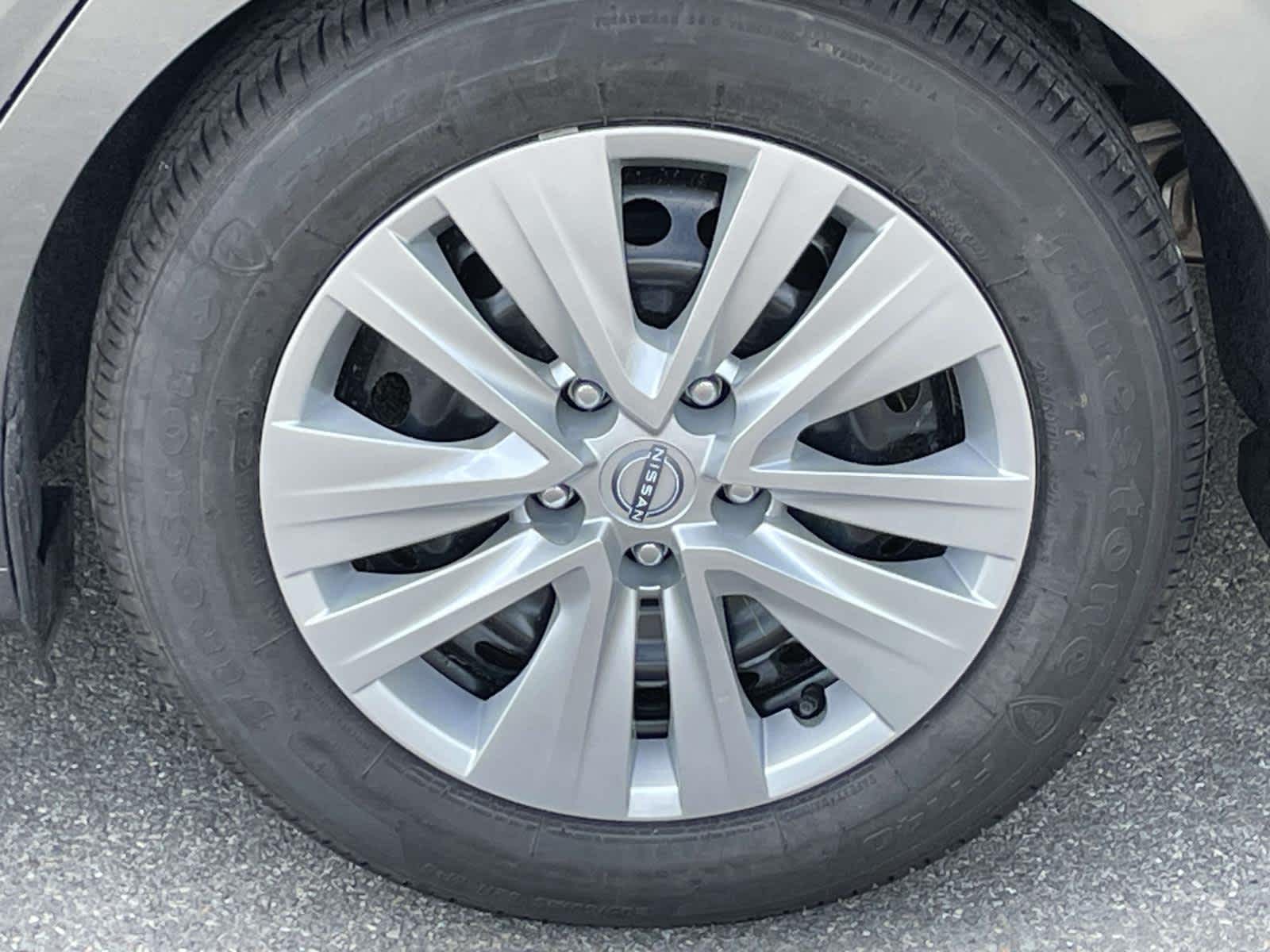 2025 Nissan Sentra S photo 8
