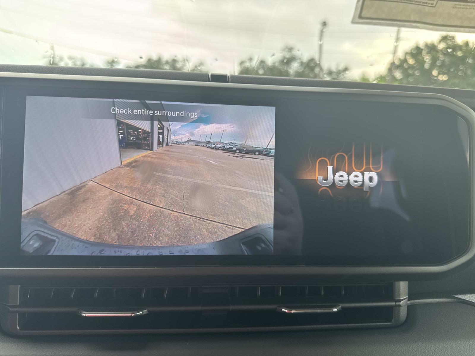 2025 Jeep Gladiator Sport photo 9