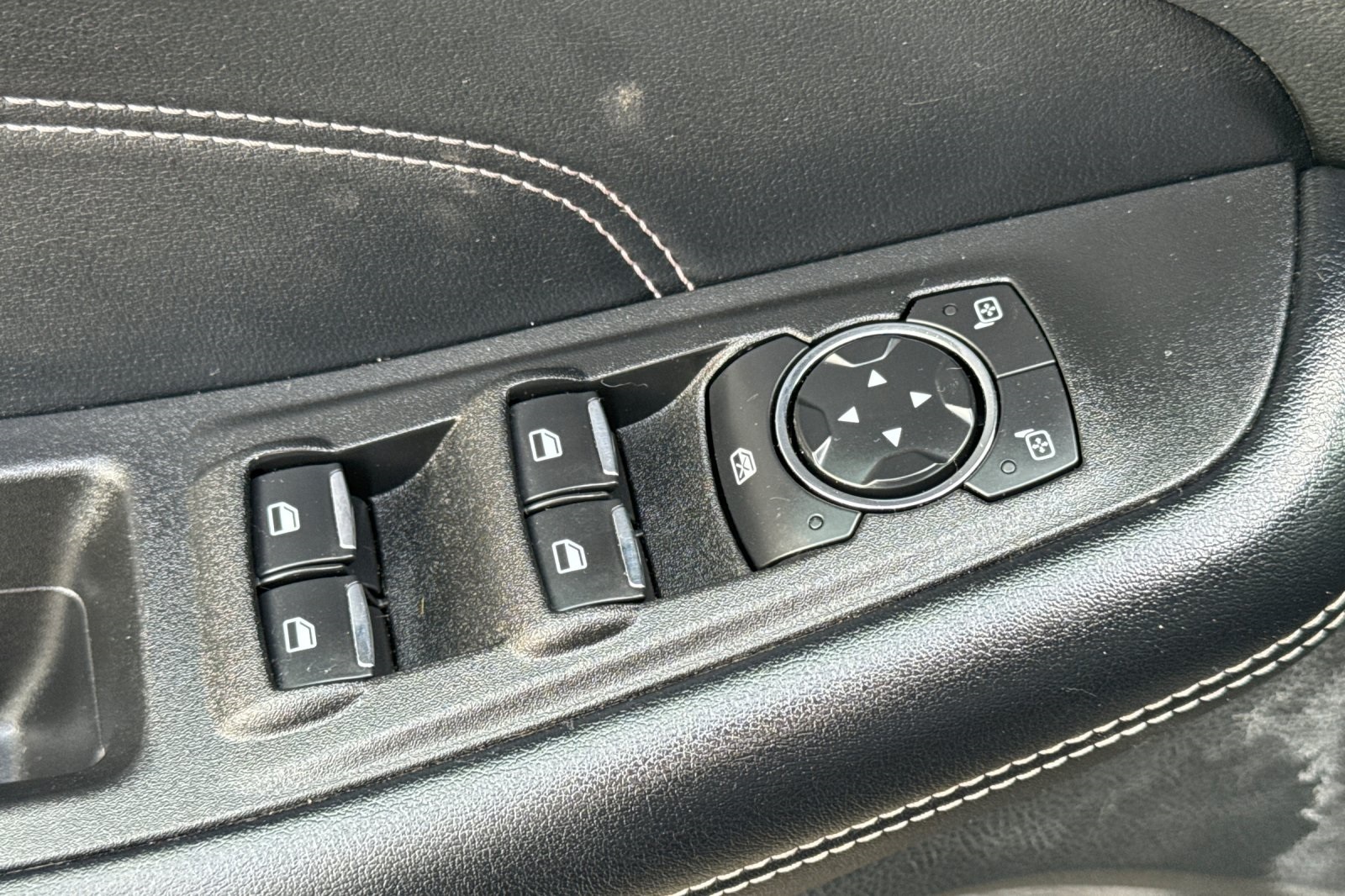 2022 Ford Edge Titanium photo 14