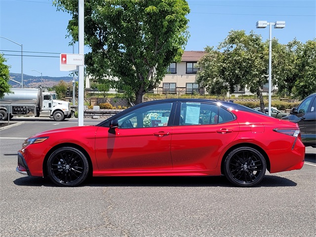 2024 Toyota Camry Hybrid XSE photo 9