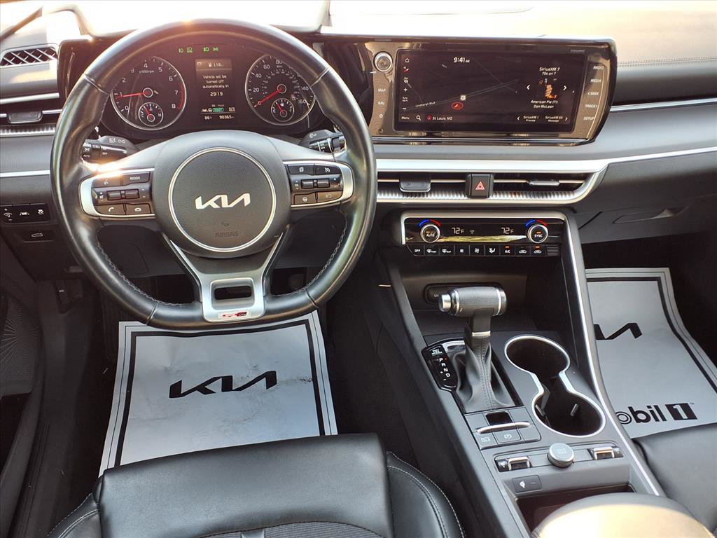2022 Kia K5 GT-Line photo 2