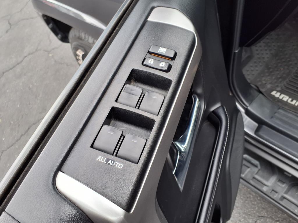 2019 Toyota 4Runner SR5 Premium photo 9