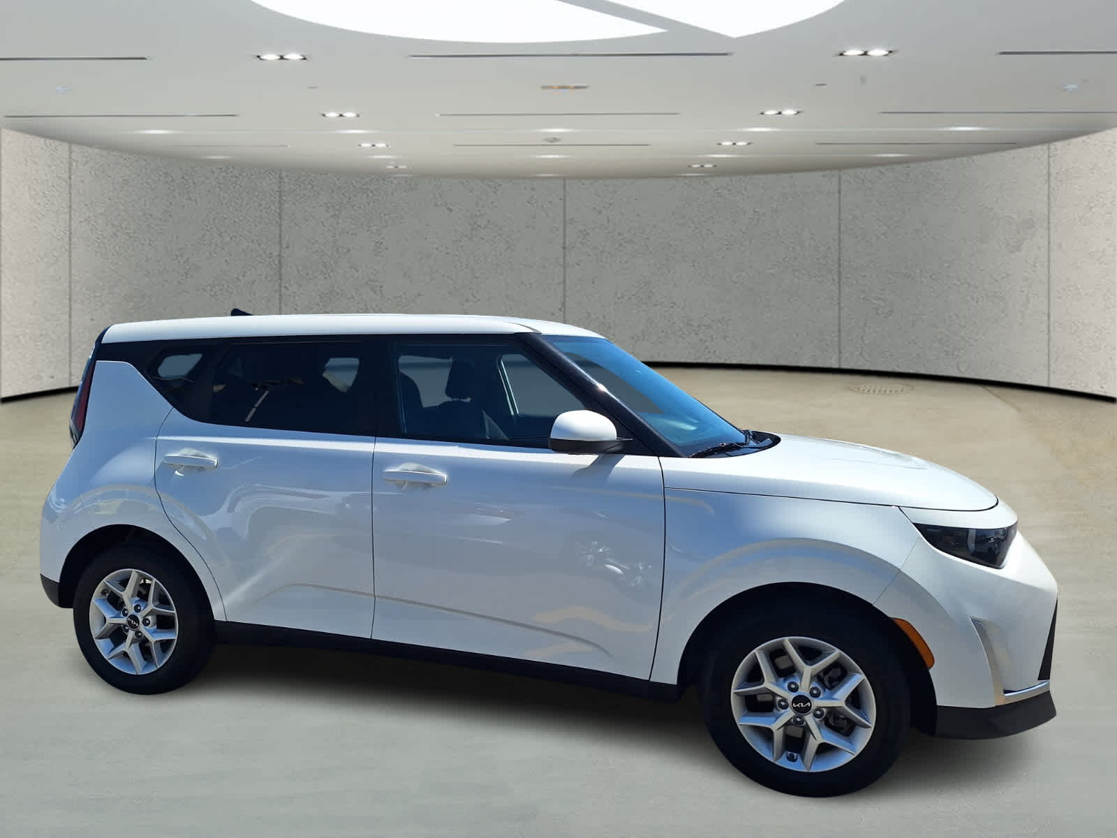 2024 Kia Soul LX photo 6