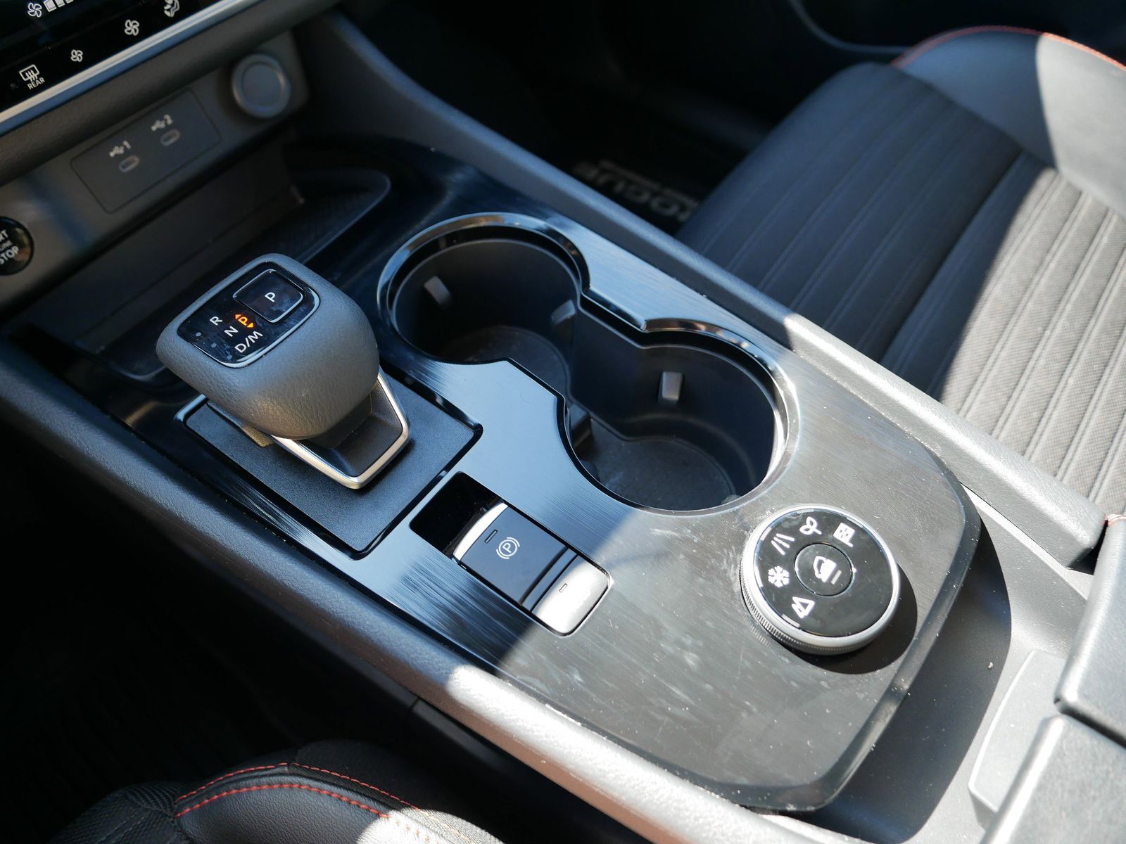 2025 Nissan Rogue SV photo 21