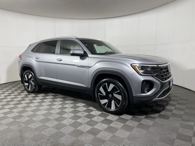 2025 Volkswagen Atlas Cross Sport SE Technology photo 2