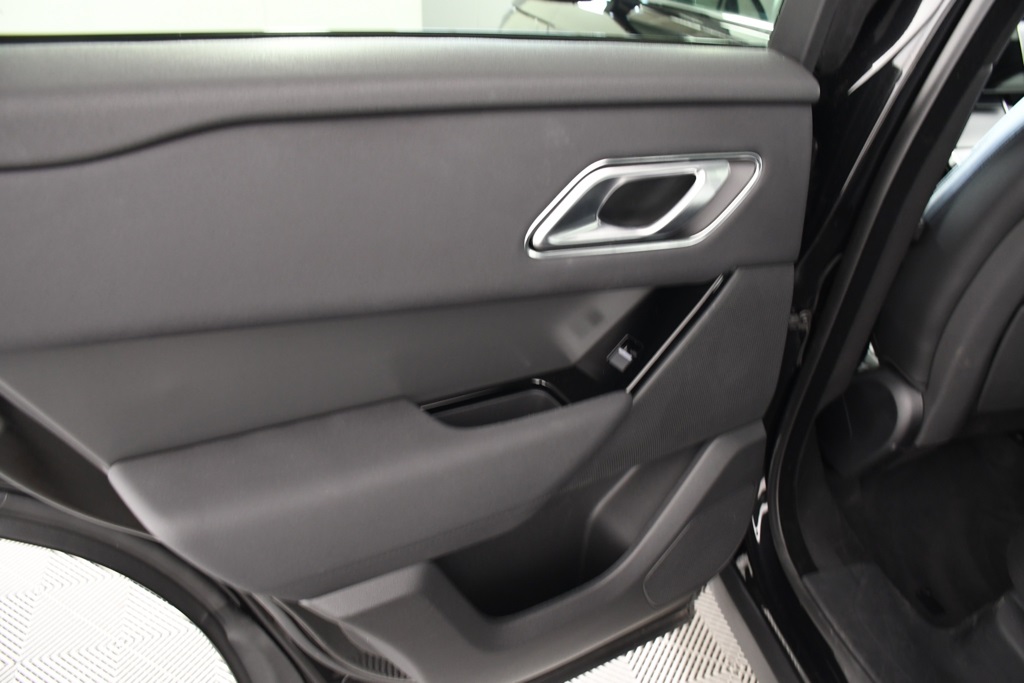 2025 Land Rover Range Rover Velar SE photo 25