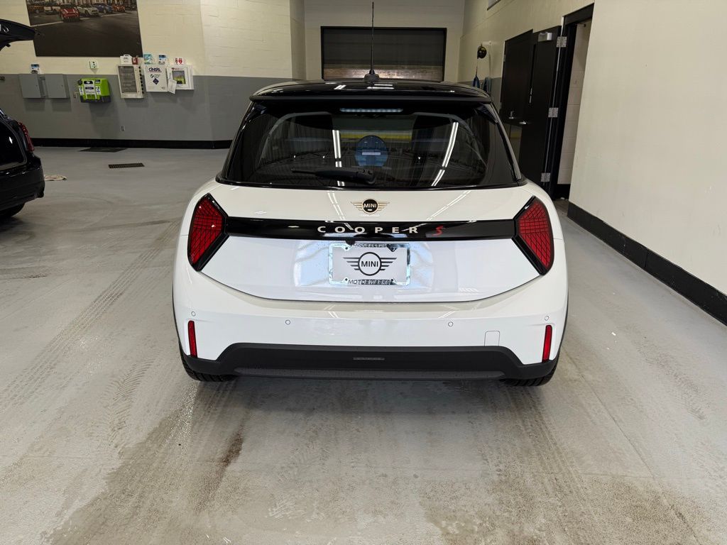 2025 Mini Cooper Hardtop S photo 3