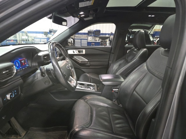 2021 Ford Explorer ST photo 4