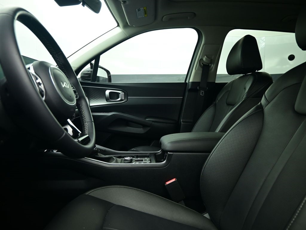 2025 Kia Sorento S photo 5