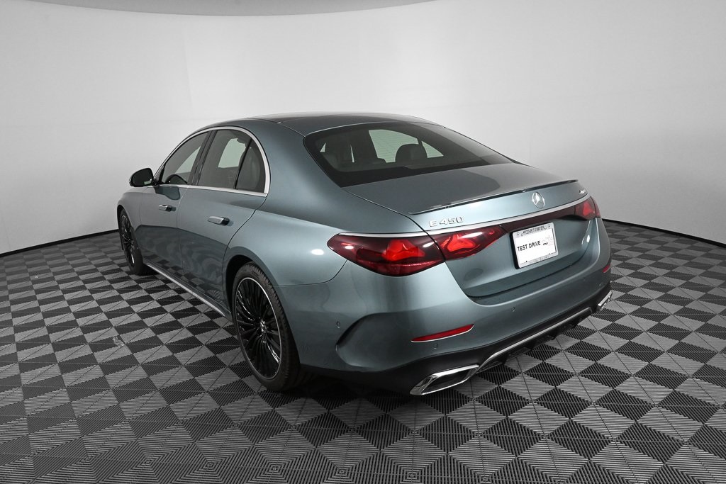 2025 Mercedes Benz E 450 4MATIC photo 4