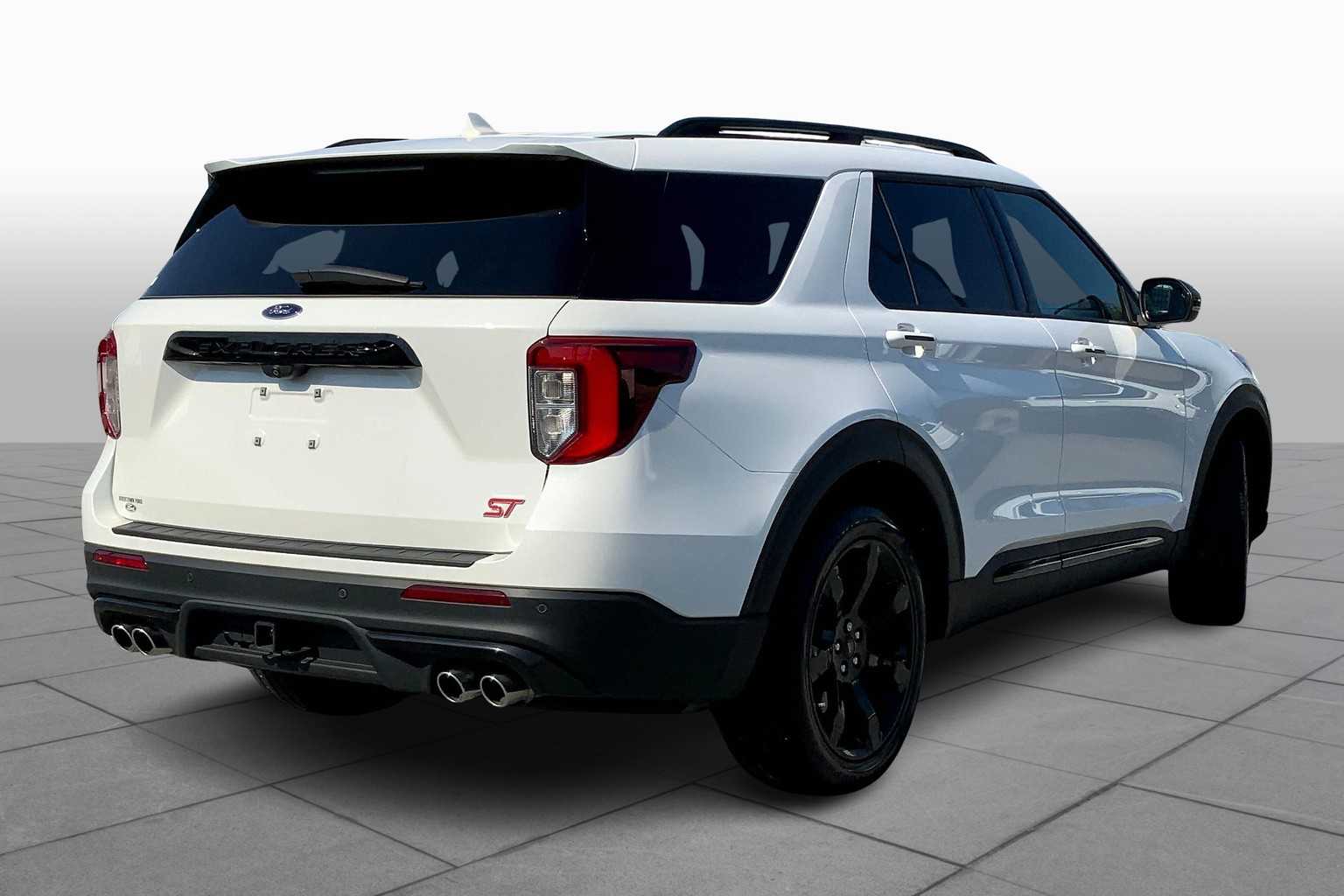 2023 Ford Explorer ST photo 11