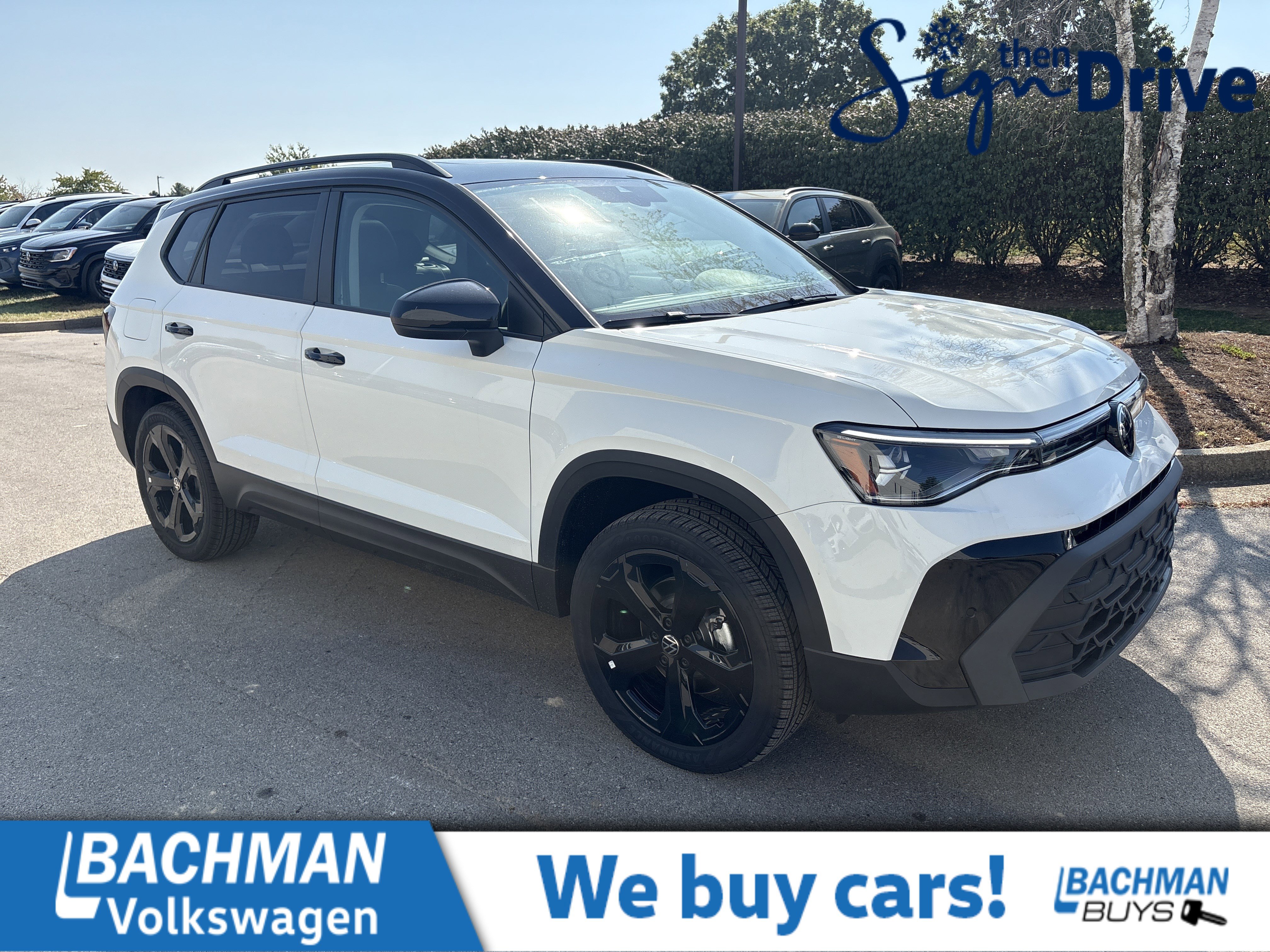 2025 Volkswagen Taos SE Black's photo