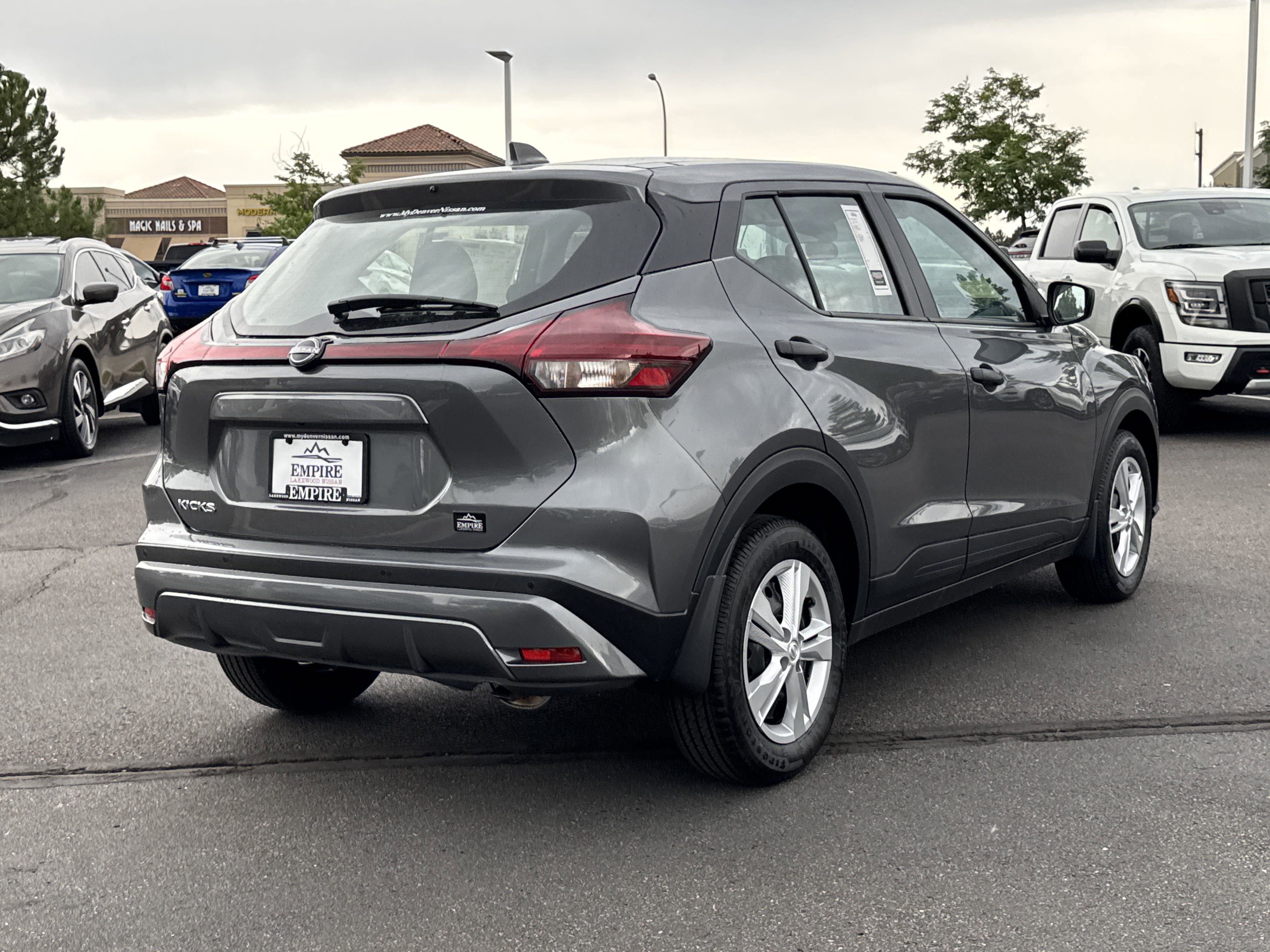 2025 Nissan Kicks Play S photo 2