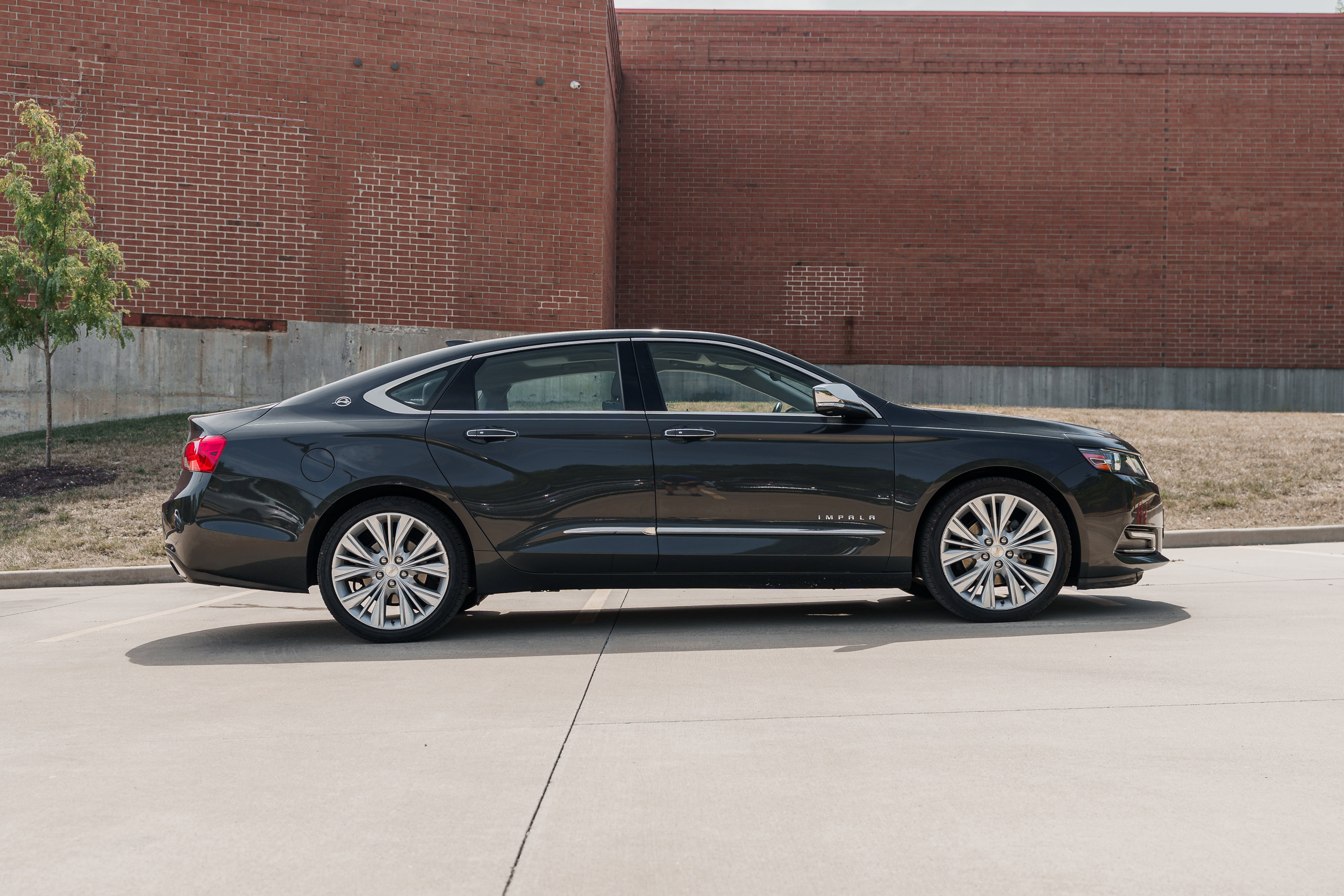 2015 Chevrolet Impala LTZ photo 2