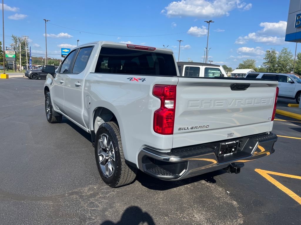 2023 Chevrolet Silverado 1500 LT photo 3