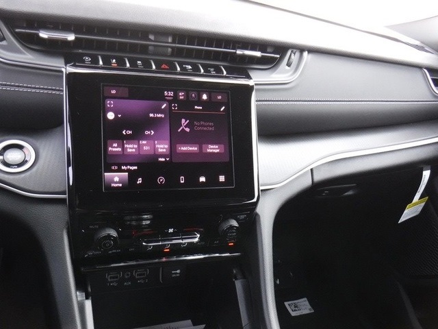 2025 Jeep Grand Cherokee Laredo X photo 17
