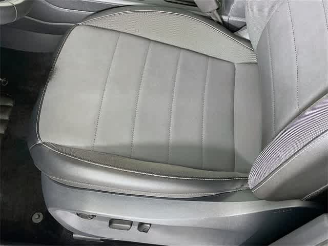 2022 Volkswagen Taos SE photo 18