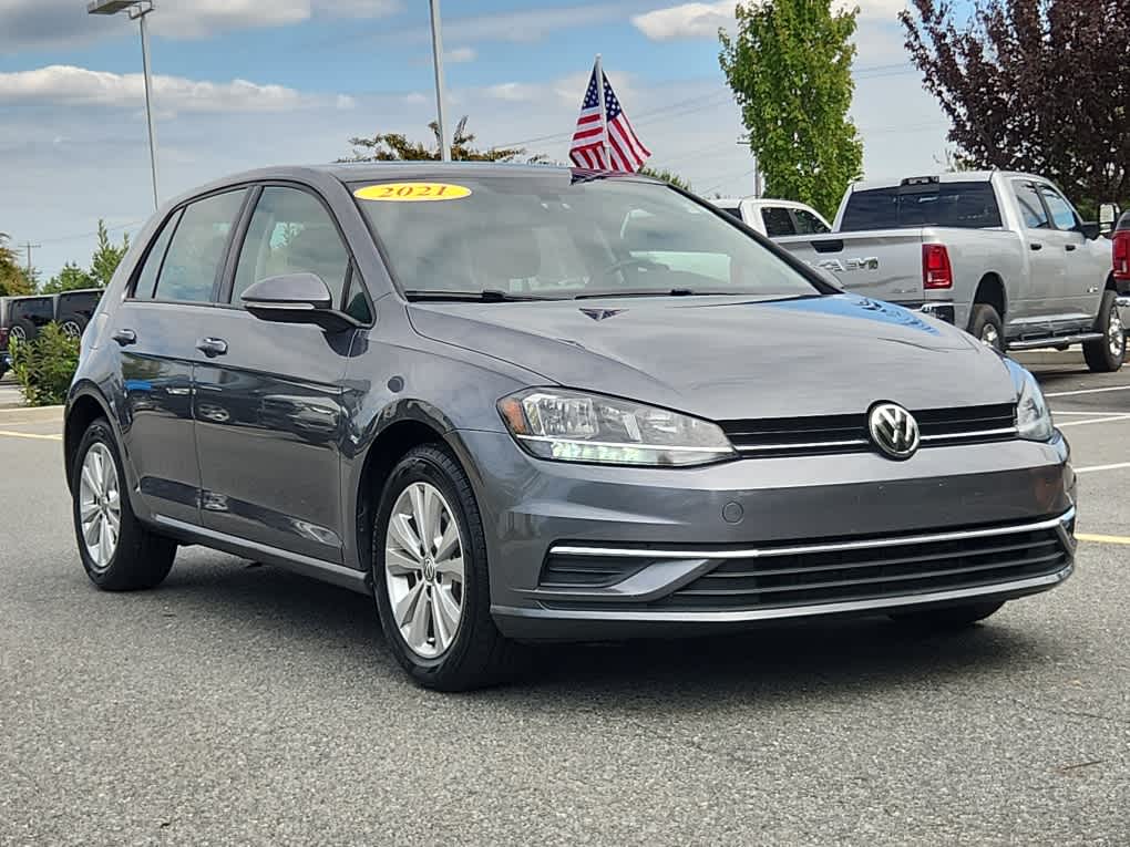 2021 Volkswagen Golf TSI photo 2