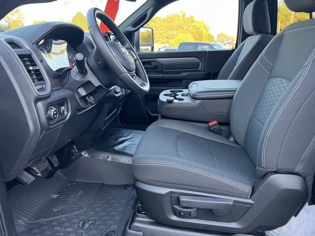 2025 Ram 3500 Tradesman photo 4
