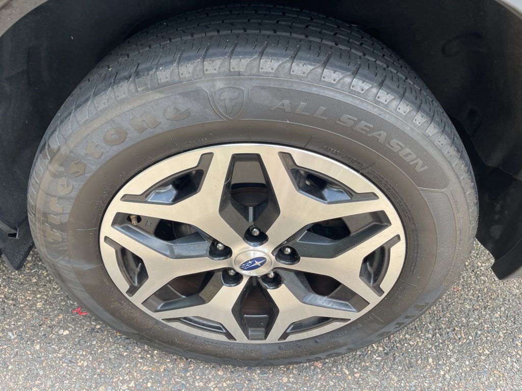 2021 Subaru Forester Premium photo 17