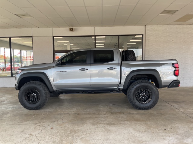 2025 Chevrolet Colorado ZR2 photo 3