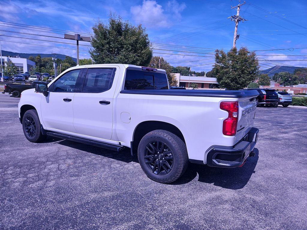 2022 Chevrolet Silverado 1500 LTZ photo 2