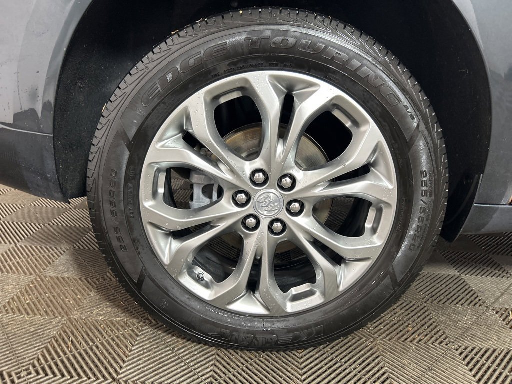 2021 Buick Enclave Avenir photo 2